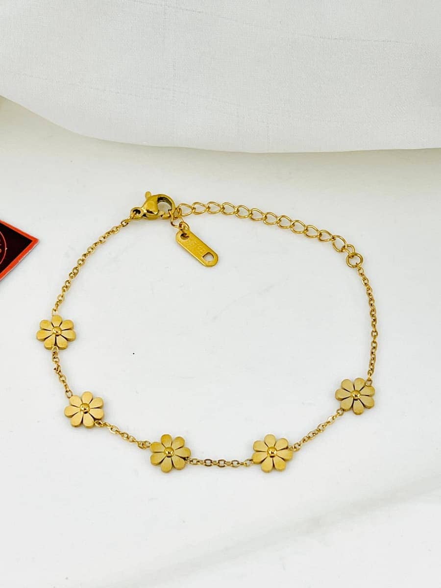 Gold Daisy Flower Charm Bracelet
